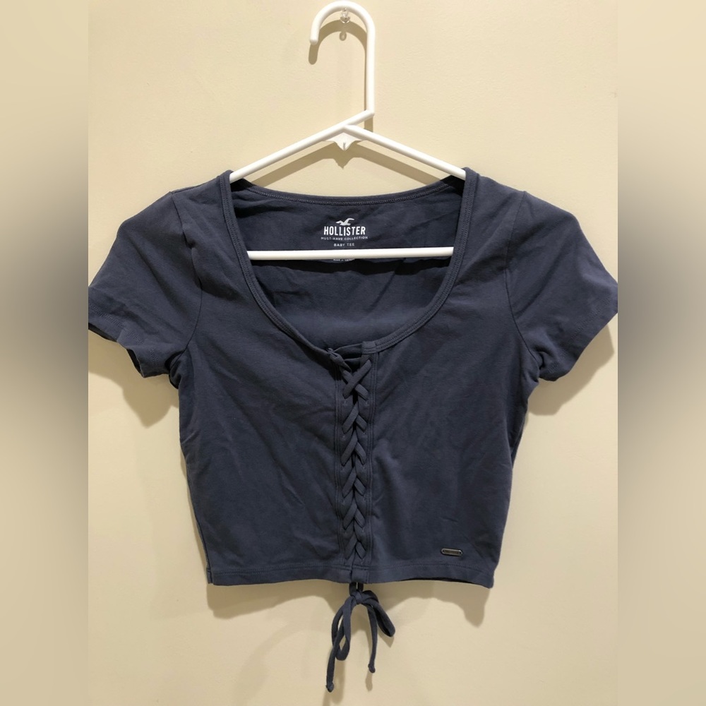 Women Hollister short T-shirt